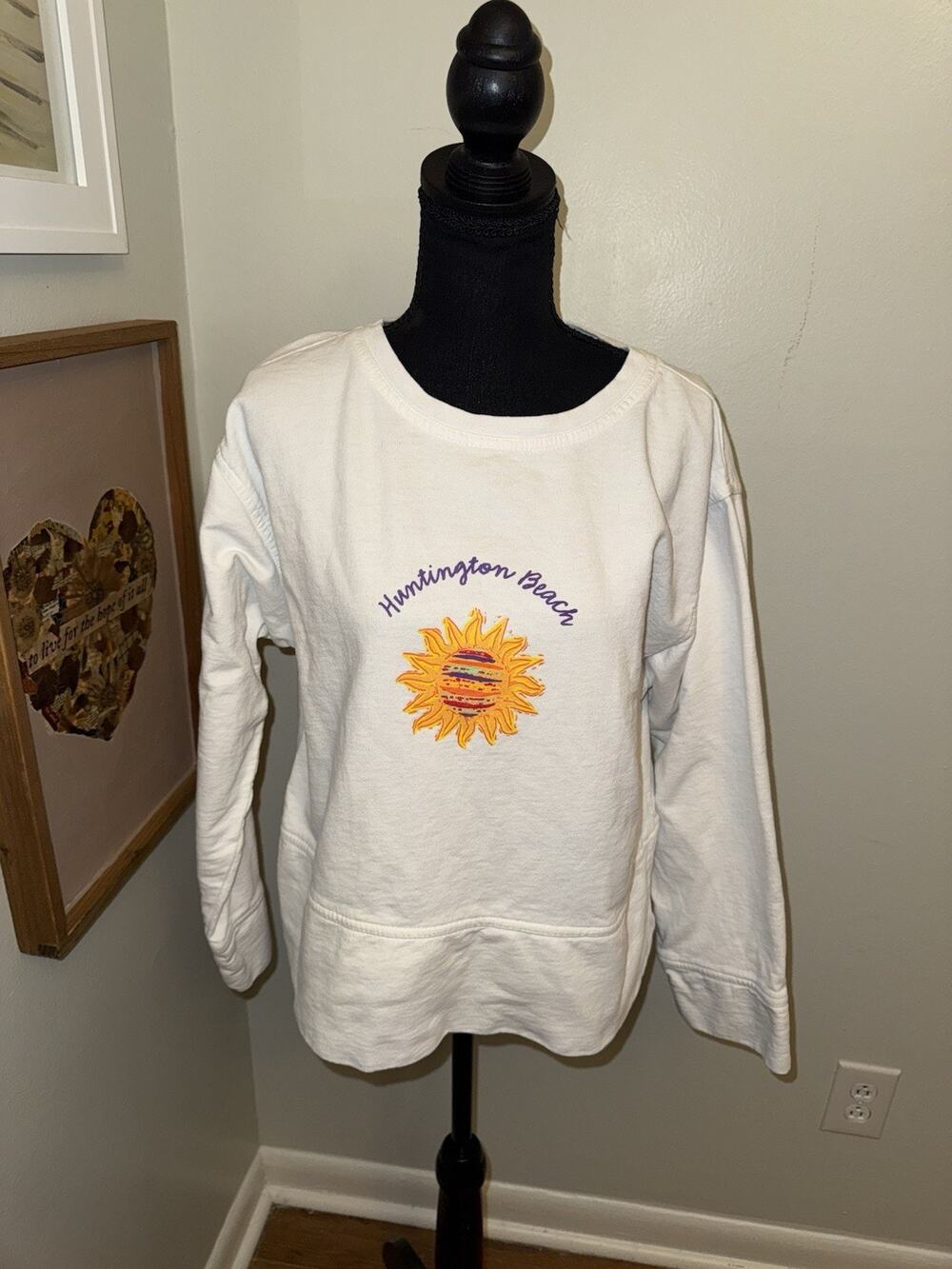 Huntington Beach White Vintage Crewneck Sweatshirt Boxy Cropped Medium White
